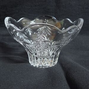 MIKASA Lead Crystal Christmas Tree Scalloped Trim Candy Dish